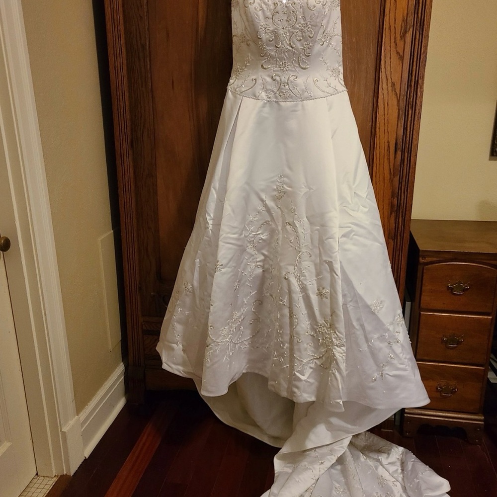 Oleg Cassini Ivory Wedding Gown with Gold Embroidery